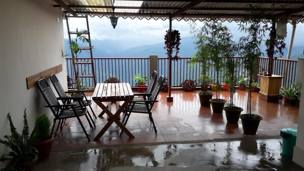 The River View Homestay Kurseong Exteriör bild